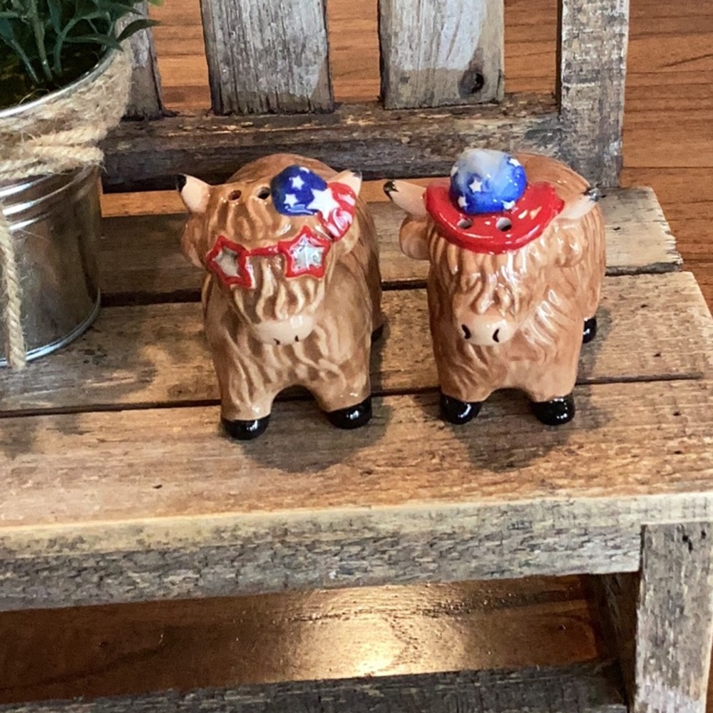 Patriotic Highland Cow Salt and Pepper Shakers